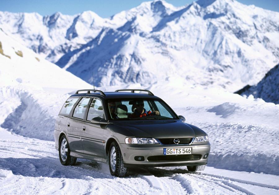  Opel Vectra Caravan (B) 1999 года  (фото 28 из 33)